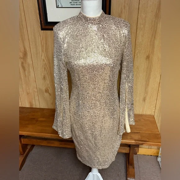 NWT New York & Company Gold Sequin Long Sleeve Dress Size M - Picture 2 of 11